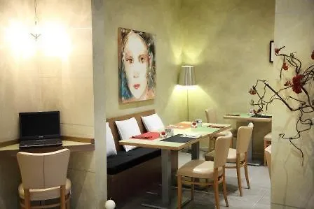 ホテル Trieste 4*