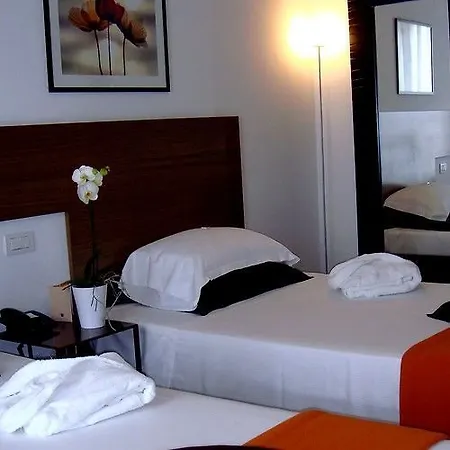 ホテル Trieste 4*