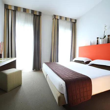 فندق Trieste 4*