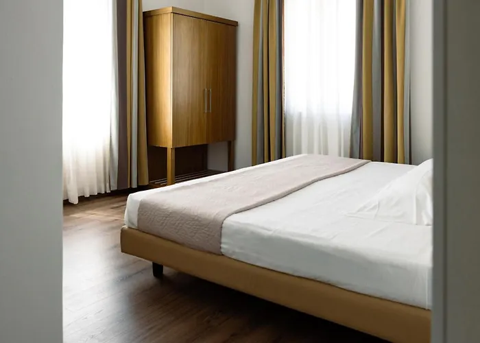 特瑞埃斯特酒店 里米尼