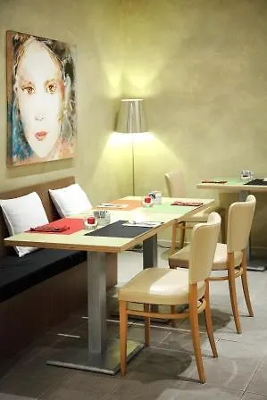 Otel Trieste 4*
