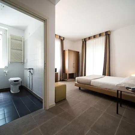 特瑞埃斯特酒店 酒店 4*