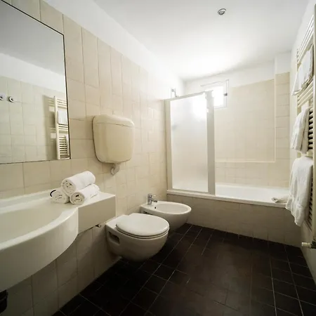 特瑞埃斯特酒店 酒店