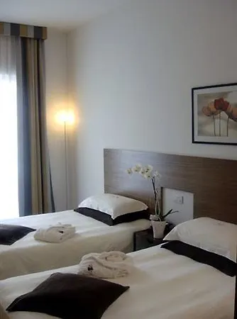 特瑞埃斯特酒店 酒店 4*